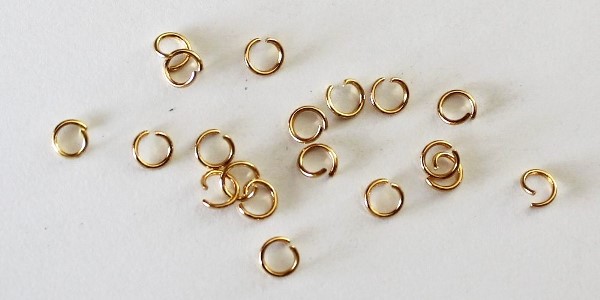 STBAD5x.7_200  Acero Inoxidable Dorado Argolla 5x.7mm, 200pzas.