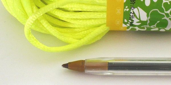 HPR2Y Cordón redondo de Poliester 2mm.  20 metros.   Amarillo Neon