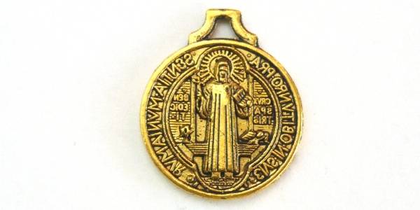 DPSMS2-3 Dorado Antiguo, Dije Medalla San Benito 23mm. 1 pieza