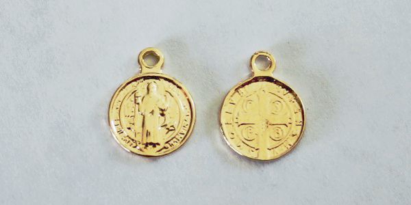 GFD-52056C_1 Goldfilled Oro Laminado 14k Dije Medalla San Benito, 8mm, 1 Pza.