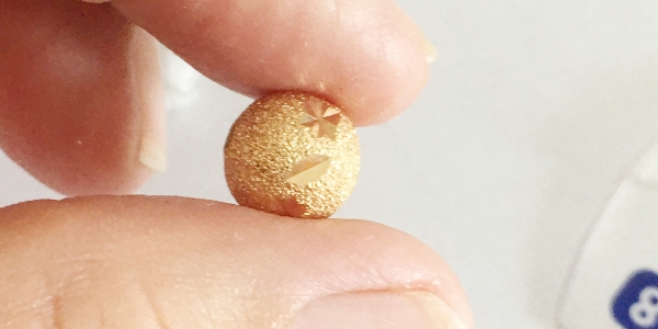 XGFDC10F Goldfilled Oro Laminado 18K Esfera de 10mm azucarada con Flor.  1 pieza