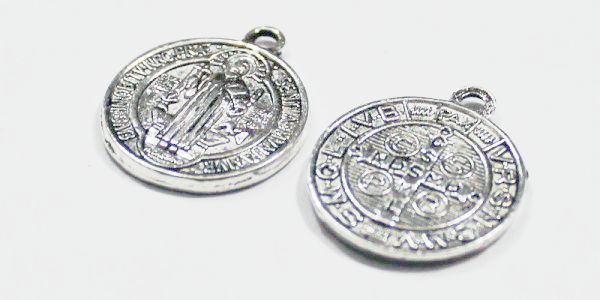 PMSB1.1 Medalla San Benito, 17mm. 1 Pieza