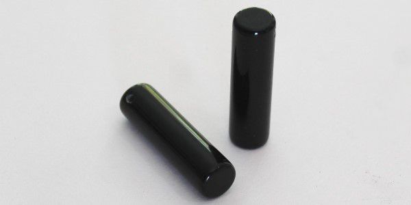 SD13 Piedra Negra Dije tipo Cilindro 35x10mm  1 Pza.